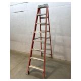 Louisville 8ï¿½ Fiberglass Stepladder