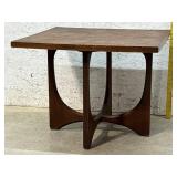 Mid- Century End Table 26/20