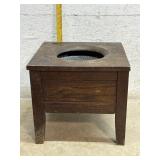 Chamber Pot 16/14- missing lid