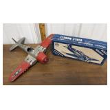Airplanes- Hubley metal, master modelcraft model