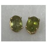 14k Gold Earrings W/green Stone *no Backs