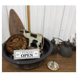 Wooden shelf, cow, plate, laundry sign, hanging