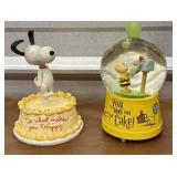 2 Hallmark Peanuts Gallery figures music box