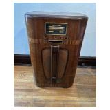 Antique GE Cabinet Radio Powers Up
