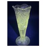 Sawtooth edge vase -  - Glows under UV light