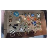 vintage lot of Nice brooches and pins