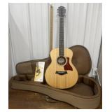 Taylor GS mini guitar w/ soft case