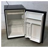 General Electric Compact Refrigerator 20/22/33-
