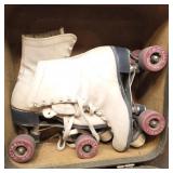 1914 Chicago roller skates in great travel case