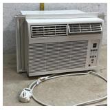 GE Window Air Conditioner-8000Btu - Runs