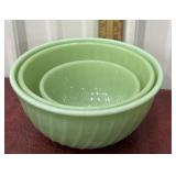 Jadeite FireKing mixing bowls *large bowl has