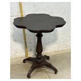 Clover Leaf Stand 26/29