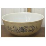 Homestead Pyrex mixing bowl