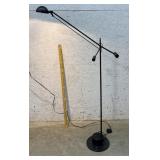 Modern Floor Lamp-works