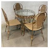 Iron & Whicker 5 Piece Patio Set w/ glass top