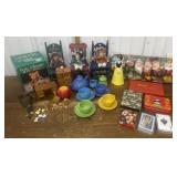 Tea set, playing cards, Dominos, Snow White,