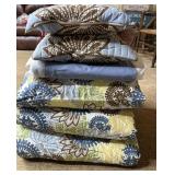 Matching Twin size pretty comforters (Qty 2), 2
