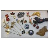Brooches, stick pins, Holland scarf clip