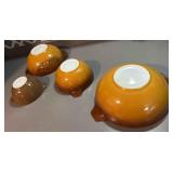 Vintage Pyrex bowls