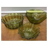 Pretty Avocado/Olive (?) Green bowls.