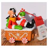 New Minnie & Goofy Disney Train Cars