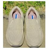 SKETCHERS relaxed fit, Sz 10 NEW