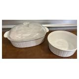 French White Corning Ware. 4 Liter w/lid, round