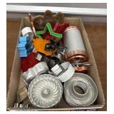 Vintage cookie cutters, molds & misc (some