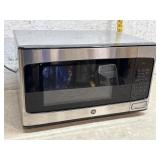 GE Microwave -very clean- works