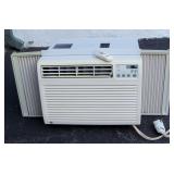 General Electric 8000 BTU Air Conditioner w/