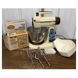 Sunbeam Mixmaster w/ attachments