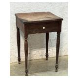 Early 1 Drawer Stand w/ turned legs 19/17/28