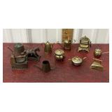 Dollhouse miniatures