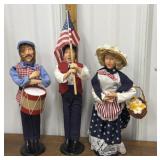 Patriotic caroling figures