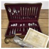 Harmony House flatware set in nice wood box.