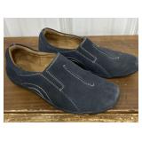 Naturalizer blue suede shoes. 8M