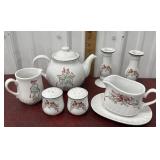 Corelle Coordinates Callaway Holiday Set