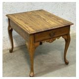 1 Draw Queen Ann End Table (oak) 22/27/22