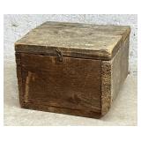Early Primitive Lift Top Box 11/11/8