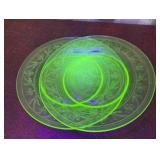 2 Uranium Glass Plates ï¿½cloverleafï¿½ *flea Bites