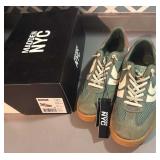 Brand new / Tags Womenï¿½s size 10 low sneakers