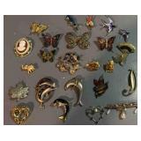 Vintage pins, brooches