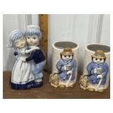 Delft Blue Dutch couple figure, glasses holders