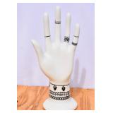 Porcelain Hand (modern)