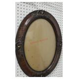 Oval beveled glass frame