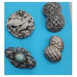 2 large brooches and 2 pairs of earrings