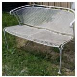 White wire bench