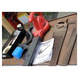 Group lot - Troy-Bilt leaf blower, Square, hand