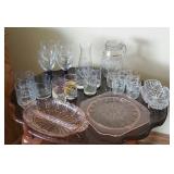 Box of miscellaneous glassware including pink