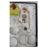 Tray miscellaneous jewelry including gold cross,